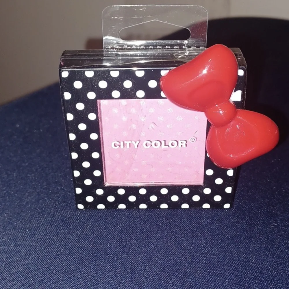 Makeup Assortment - Picture 5 of 8
